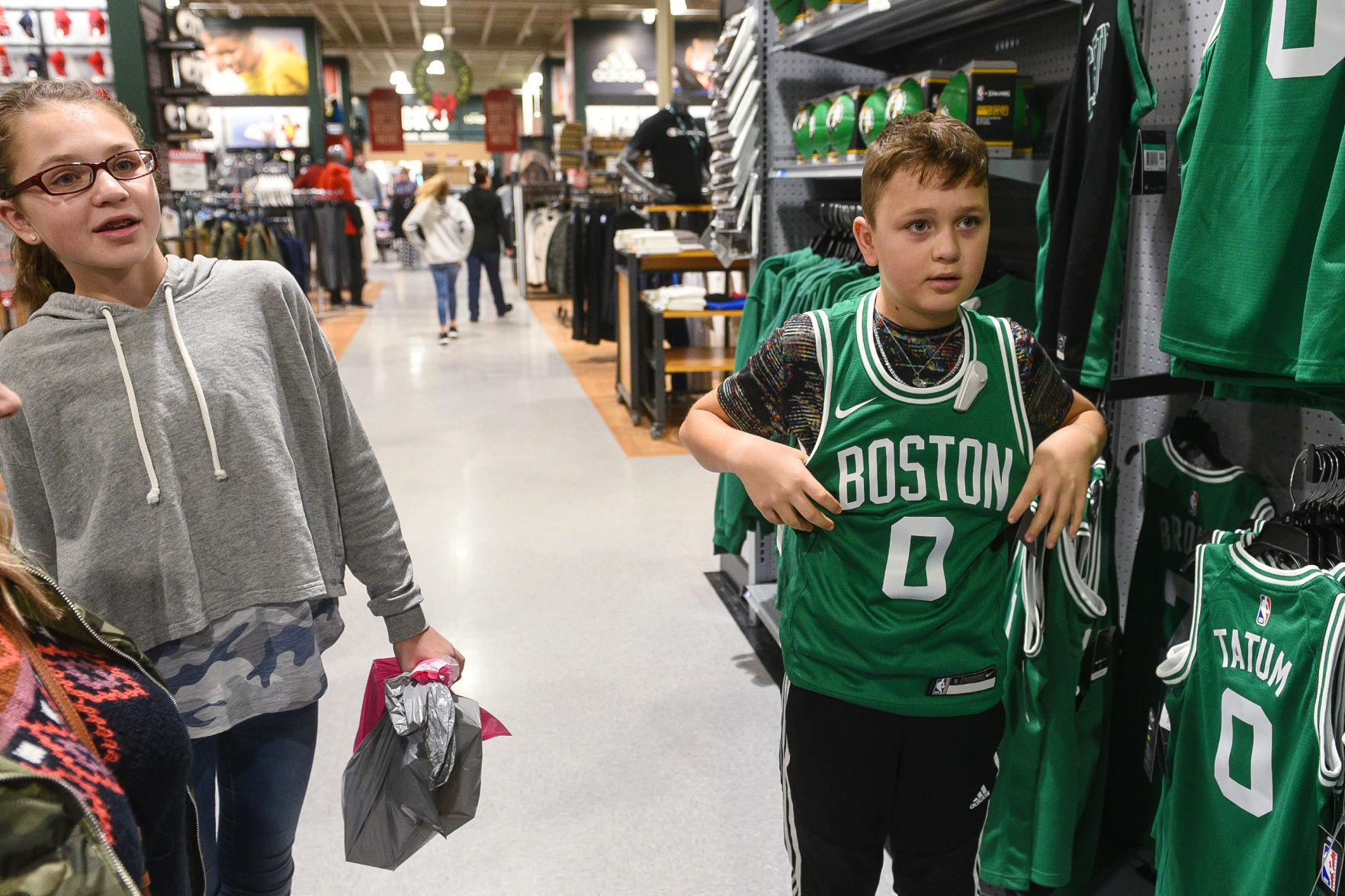 Scene Setters: Dec. 26 shopping
